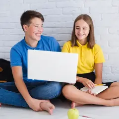 Jakie laptopy dla czwartoklasistów - wybierz najlepszy model dla dziecka