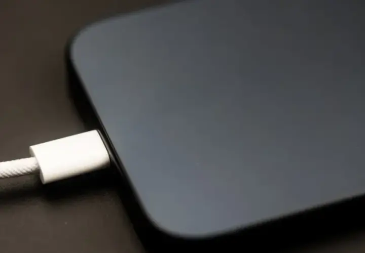 Czy iPhone 11 ma ładowarkę? Oto co musisz wiedzieć przed zakupem