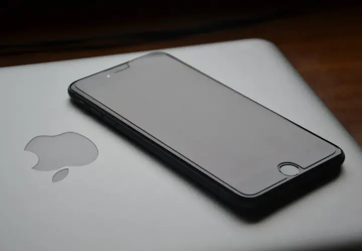 Jak włączyć iPhone 6, gdy nie reaguje lub ma rozładowaną baterię