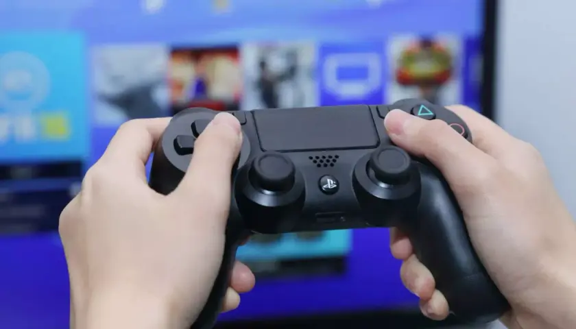 Jak podłączyć PS4 do monitora - uniknij problemów z ustawieniami